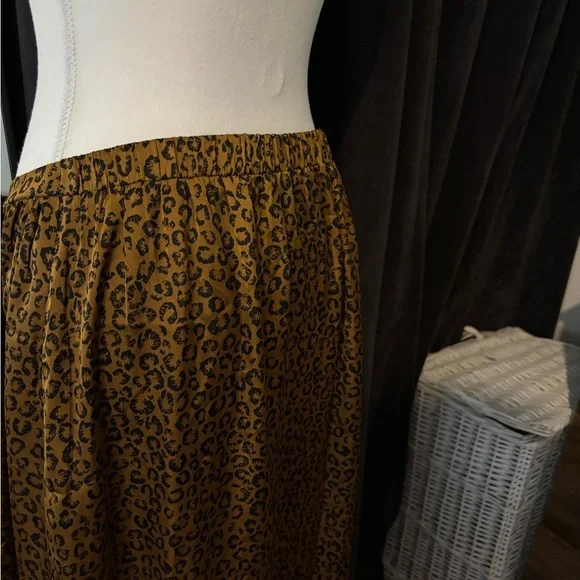 DR2 Animal Print Midi Skirt - Picture 2 of 5